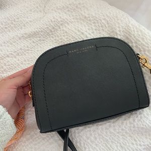 Like-new marc jacobs cross body